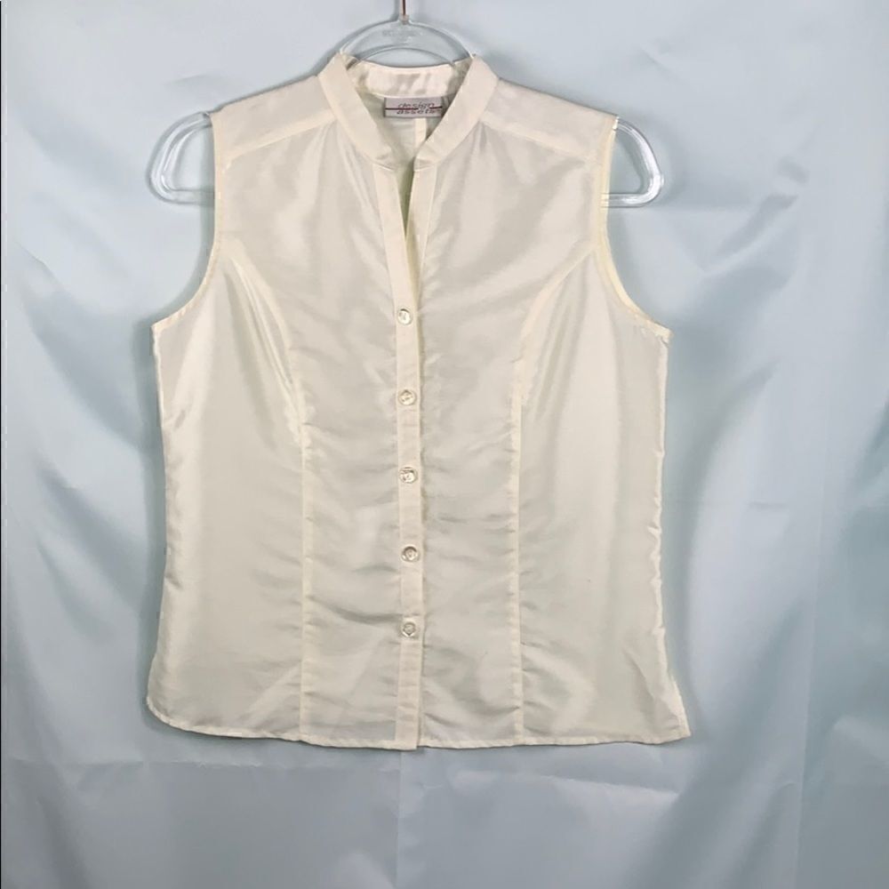 Design Assets cream sleeveless blouse small